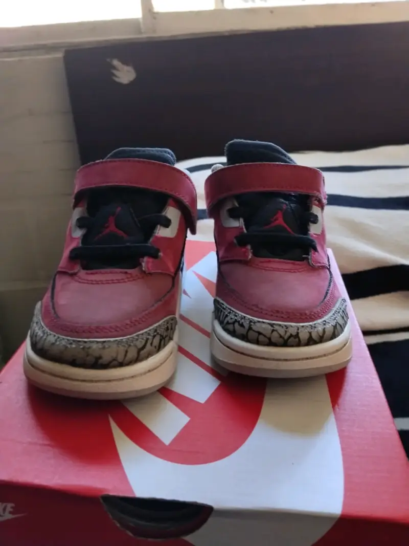 Zapatillas Nike Air Jordan para niños color rojo - 3