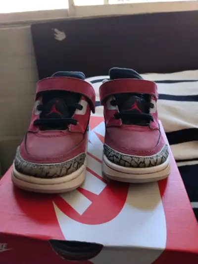Zapatillas Nike Air Jordan para niños color rojo - miniatura 3
