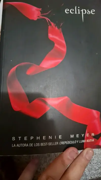 Libro Eclipse de Stephenie Meyer en buen estado - miniatura 1