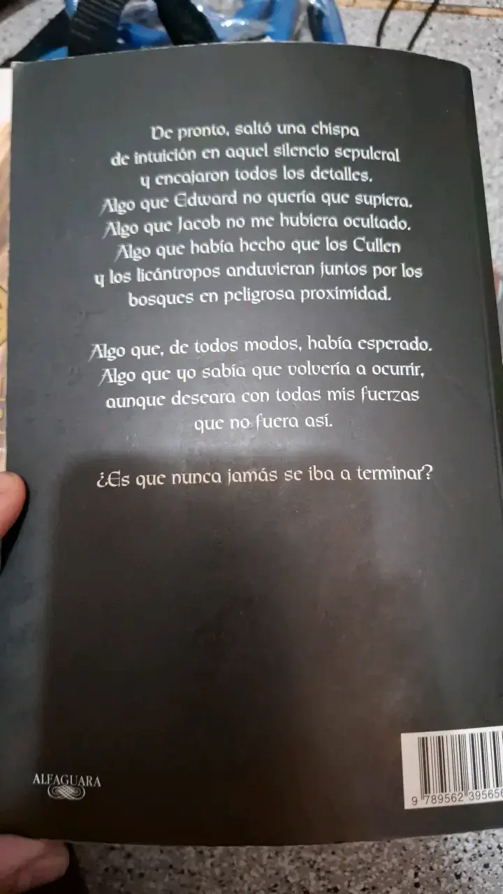 Libro Eclipse de Stephenie Meyer en buen estado - 2