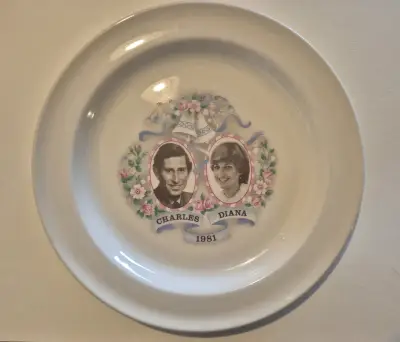 Plato conmemorativo boda Charles y Diana 1981 - miniatura 1