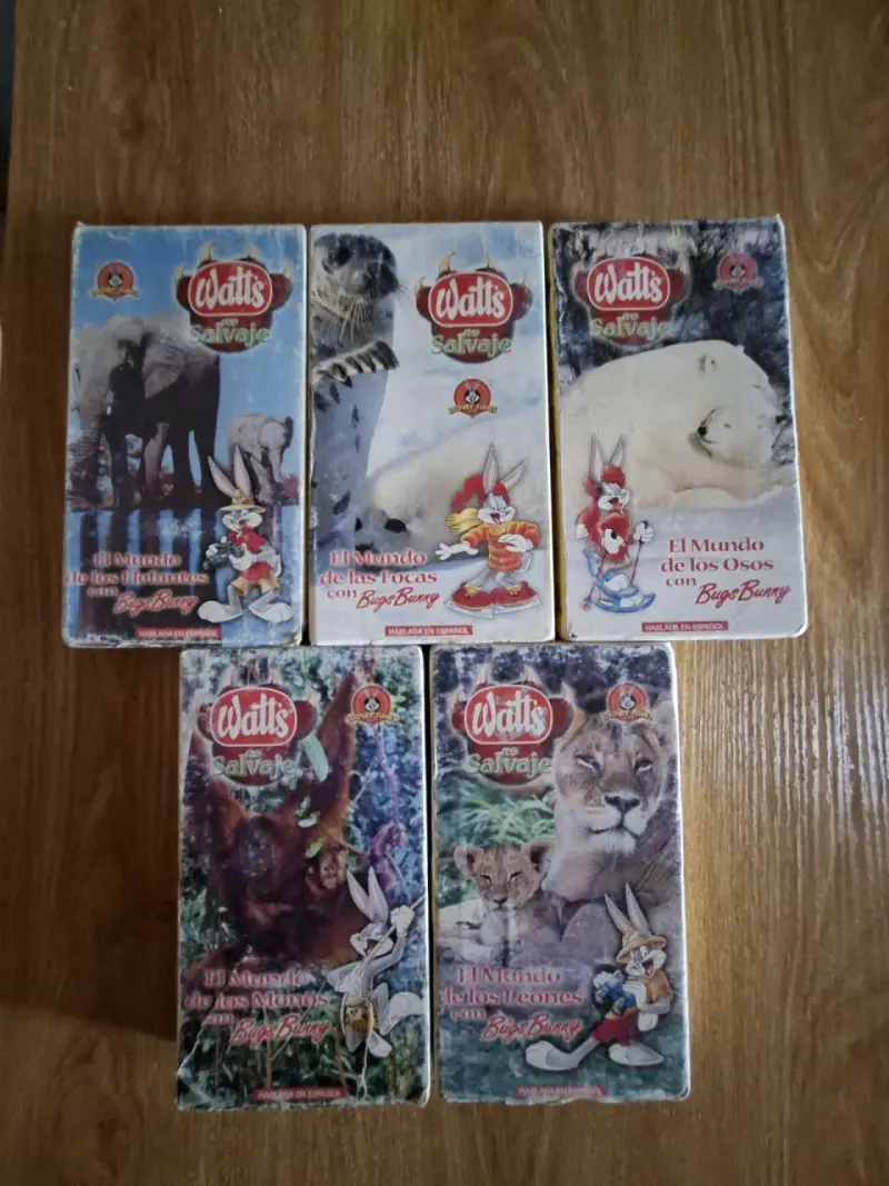 Colección de VHS Watts en el Mundo Salvaje con Bugs Bunny