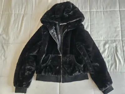 Chaqueta de peluche negra con capucha talla M - miniatura 1