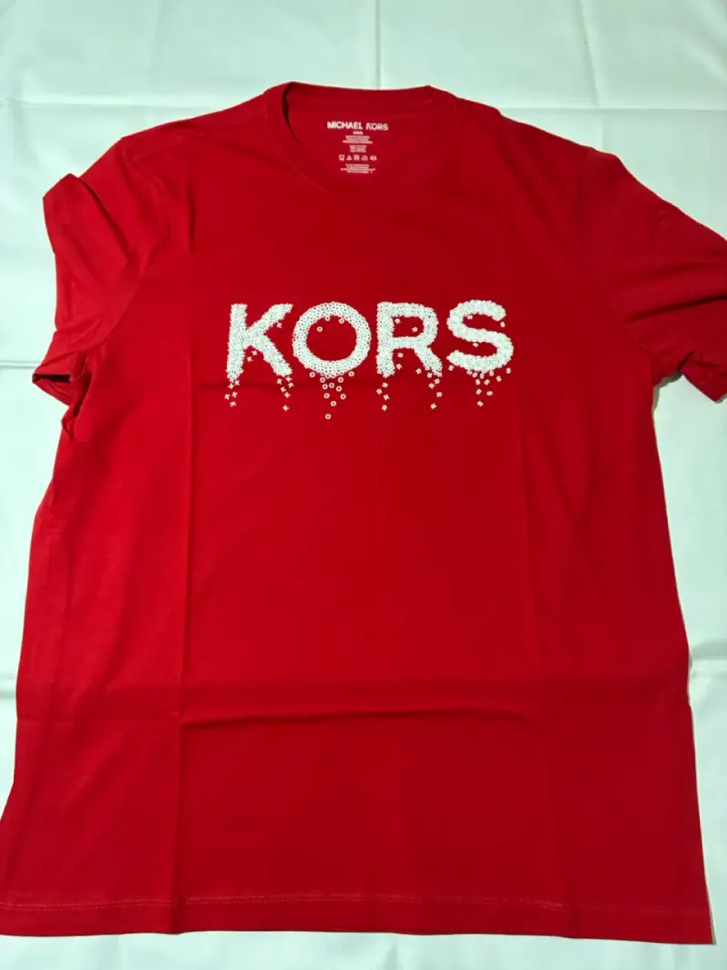 Polera roja Michael Kors con diseño de letras - 2