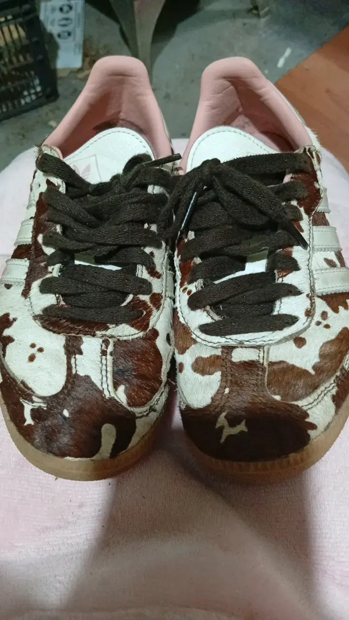 Zapatillas Adidas de cuero con diseño animal print - 1