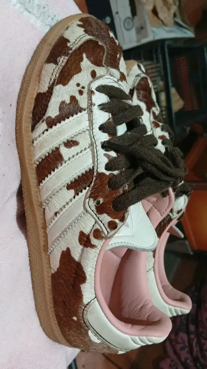 Zapatillas Adidas de cuero con diseño animal print - 2