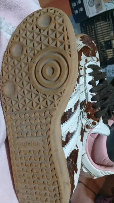 Zapatillas Adidas de cuero con diseño animal print - miniatura 3
