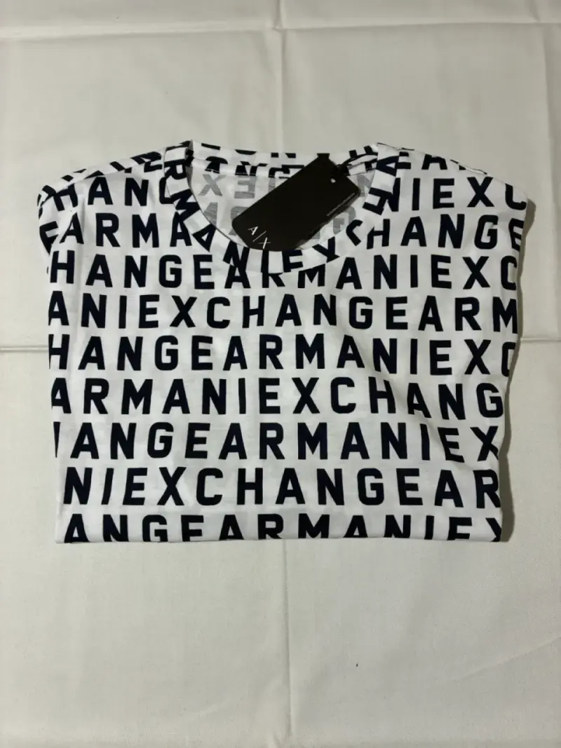 Polera Armani Exchange estampada blanca y negra - 1