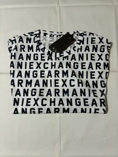 Polera Armani Exchange estampada blanca y negra - miniatura 1