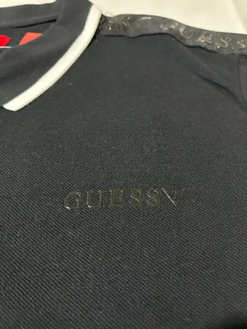 Polera Polo Negra Guess para Hombre - 3