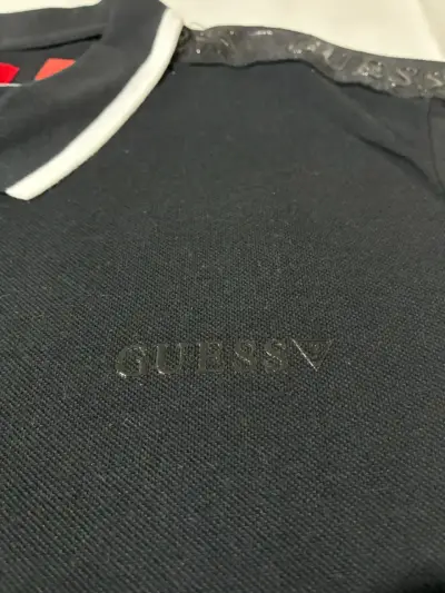 Polera Polo Negra Guess para Hombre - miniatura 3