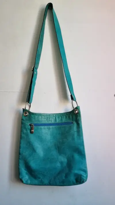 Cartera cruzada de cuero turquesa - miniatura 2