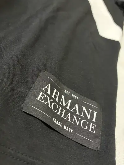 Polera Negra Armani Exchange con Logo Grande - miniatura 2