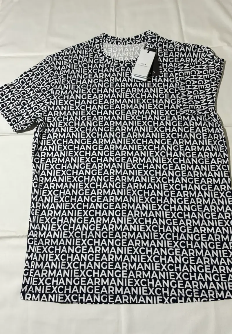 Polera Armani Exchange estampada blanca y negra - 1