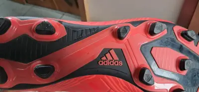 Botines de fútbol Adidas rojos talla 44 - miniatura 2