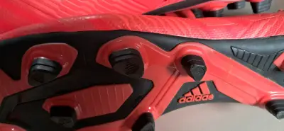 Botines de fútbol Adidas rojos talla 44 - miniatura 3