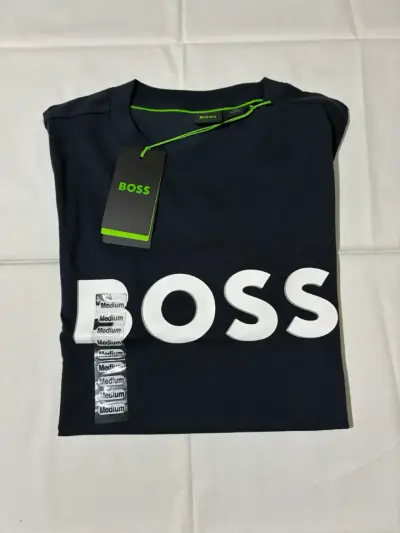 Polera BOSS azul marino con logo - miniatura 1