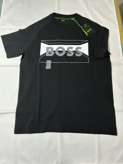 Polera negra Boss con logo frontal - miniatura 3
