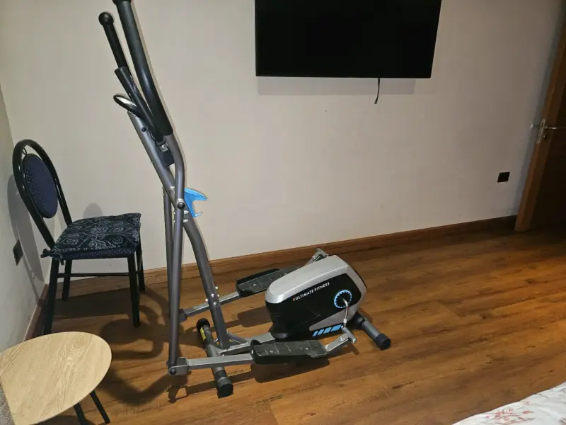 Elíptica Ultimate Fitness con Monitor Digital - 1