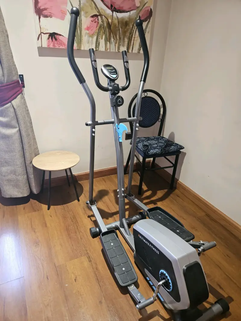 Elíptica Ultimate Fitness con Monitor Digital - 2