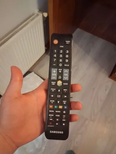 Televisor Samsung 55 pulgadas con control remoto - miniatura 4
