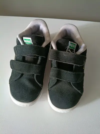 Zapatillas negras para niños Puma con velcro - miniatura 1