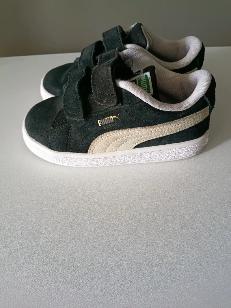 Zapatillas negras para niños Puma con velcro - 2