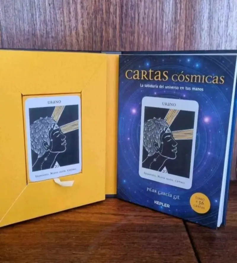 Cartas Cósmicas con Libro de Pilar García Gil - 1
