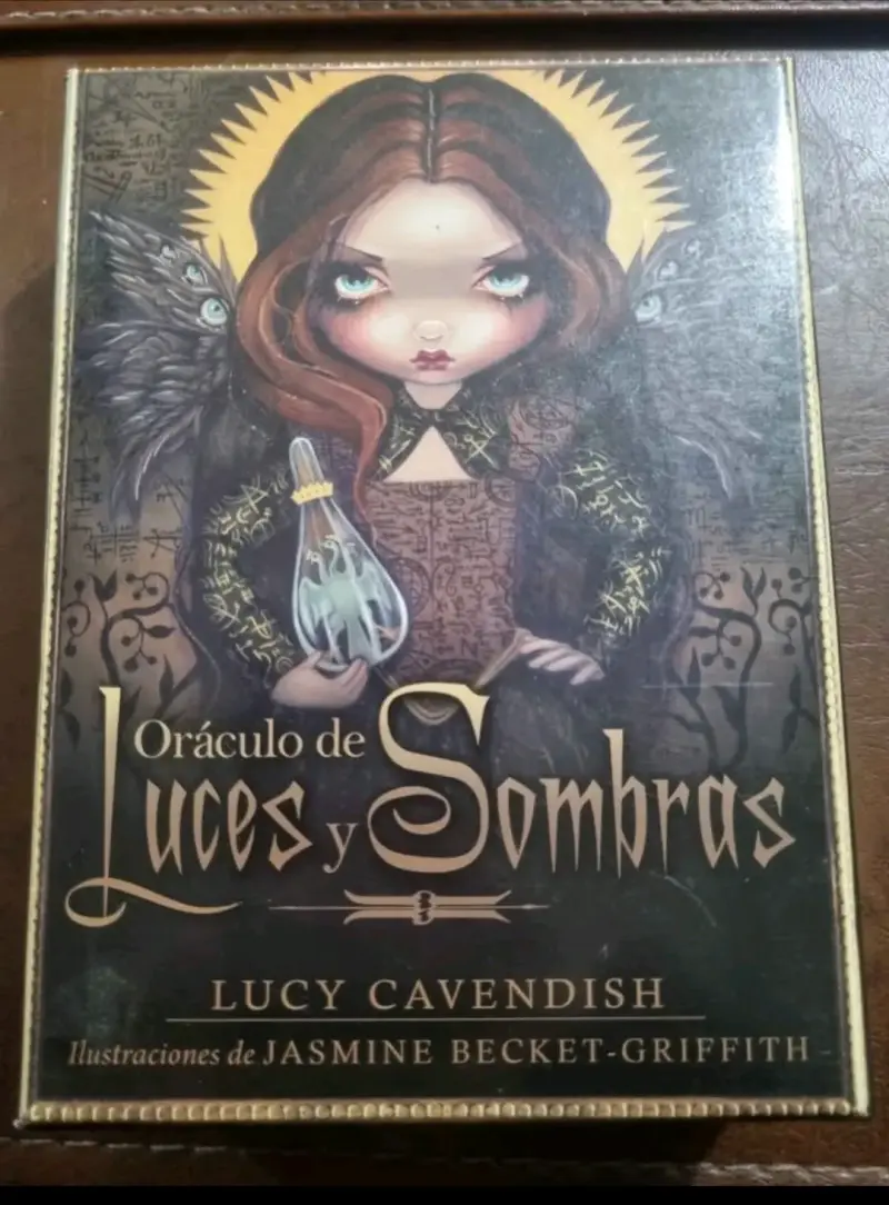 Oráculo de Luces y Sombras de Lucy Cavendish