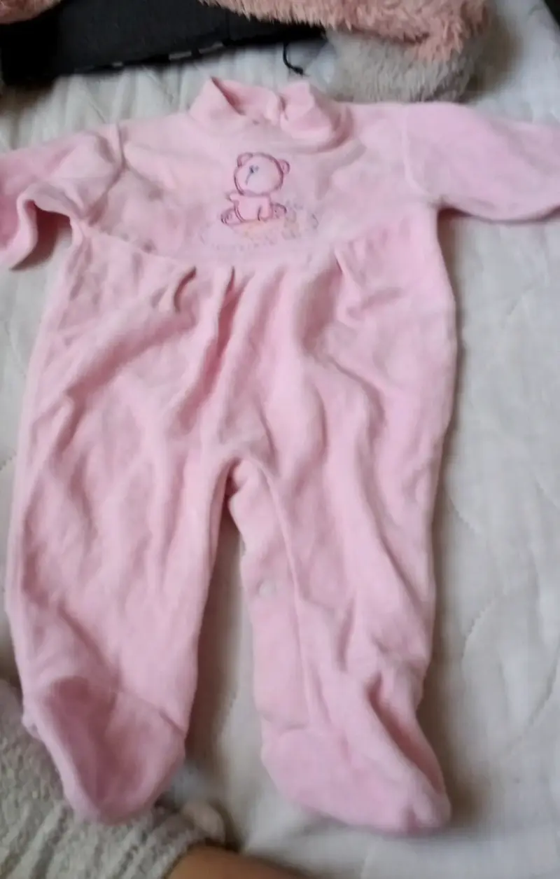 Conjunto de ropa para bebé en tonos pastel - 3