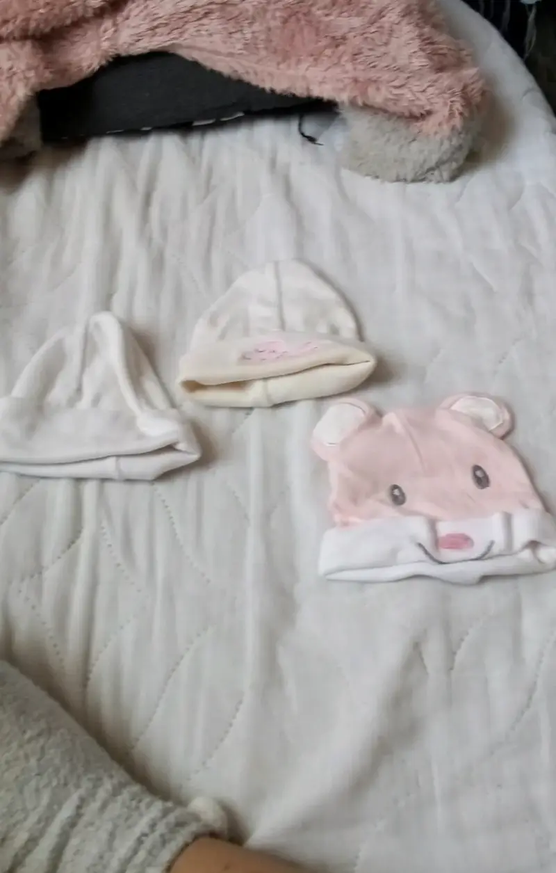 Conjunto de ropa para bebé en tonos pastel - 5