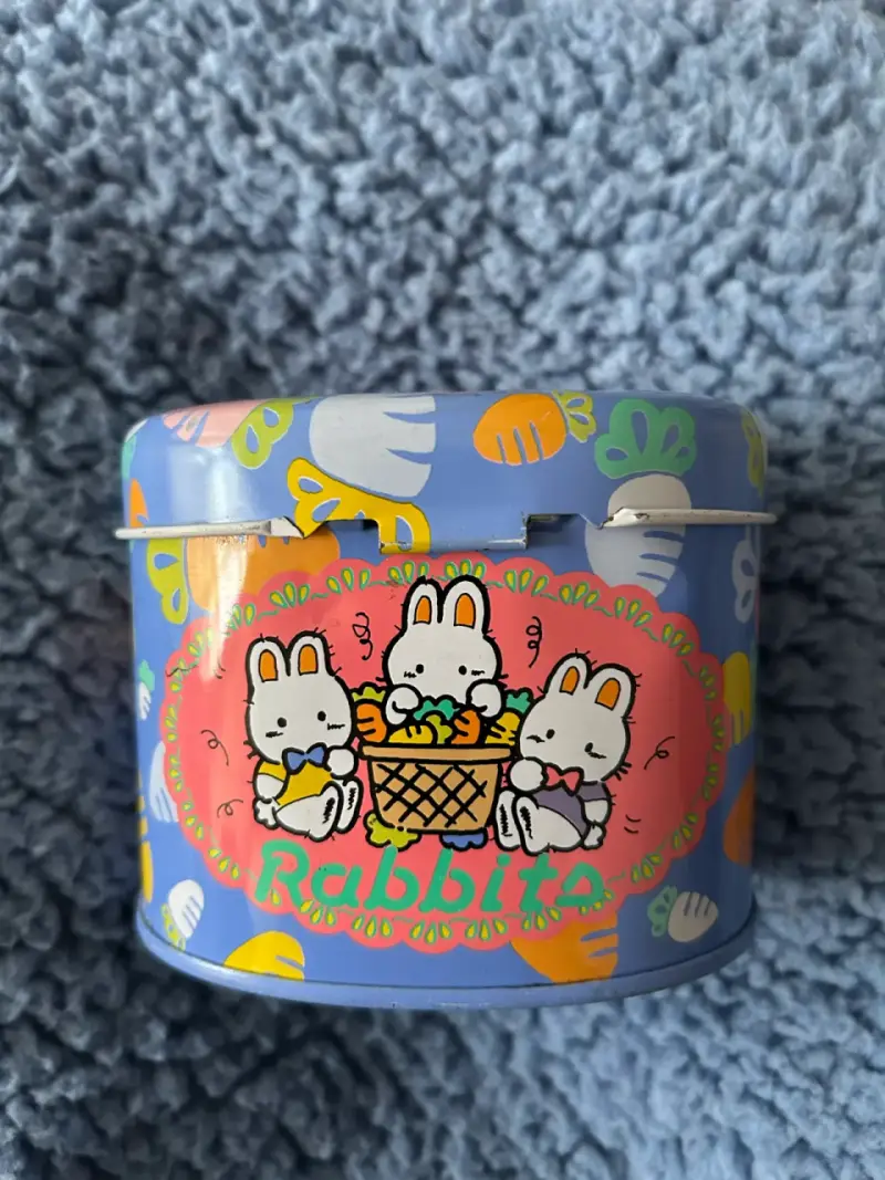 Alcancia decorativa con diseño de conejos - 2
