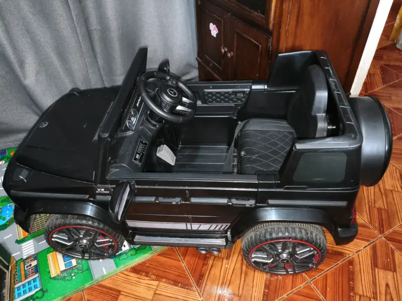 Auto eléctrico para niños Mercedes-Benz negro - 1