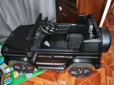 Auto eléctrico para niños Mercedes-Benz negro - miniatura 1
