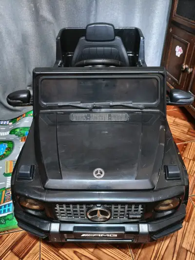 Auto eléctrico para niños Mercedes-Benz negro - miniatura 2