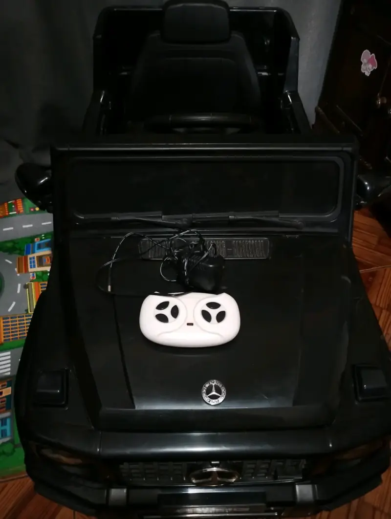 Auto eléctrico para niños Mercedes-Benz negro - 3