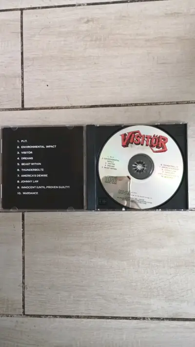 CD de música Visitor con carátula original - miniatura 2