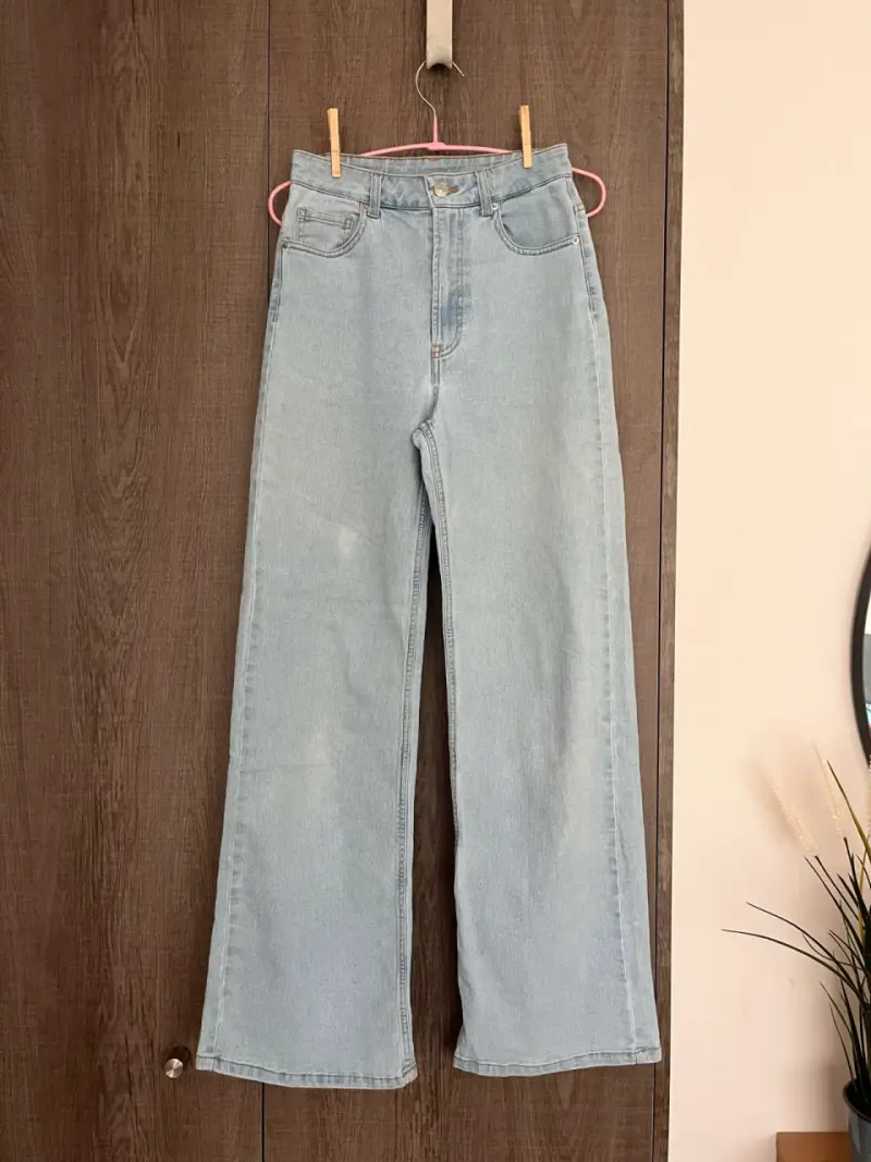 Jeans anchos celestes H&M Divided talla 36 - 1