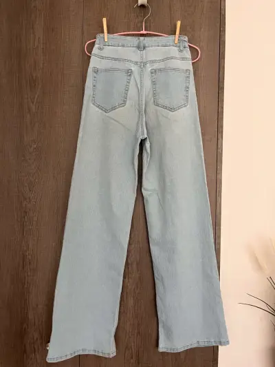 Jeans anchos celestes H&M Divided talla 36 - miniatura 2