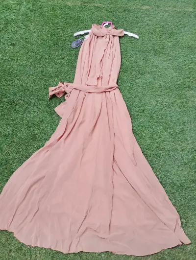 Vestido largo color beige con lazo - miniatura 2