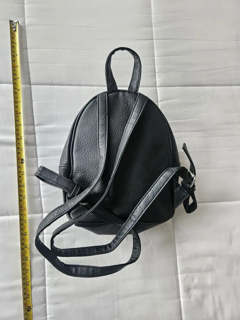Mochila negra de cuero Sybilla - 2