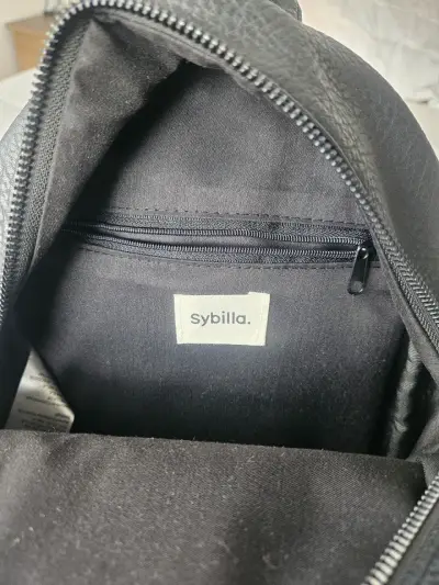 Mochila negra de cuero Sybilla - miniatura 3