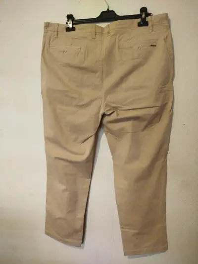 Pantalones beige casuales para hombre Marca Trial - miniatura 2
