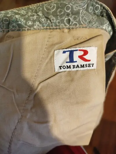 Pantalones beige Tom Ramsey para hombre - miniatura 3