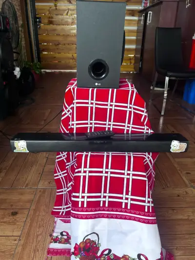 Sistema de sonido LG con subwoofer inalámbrico - miniatura 1