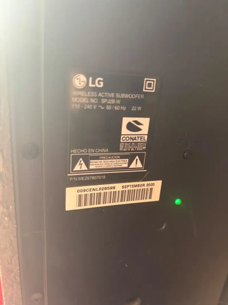 Sistema de sonido LG con subwoofer inalámbrico - 4