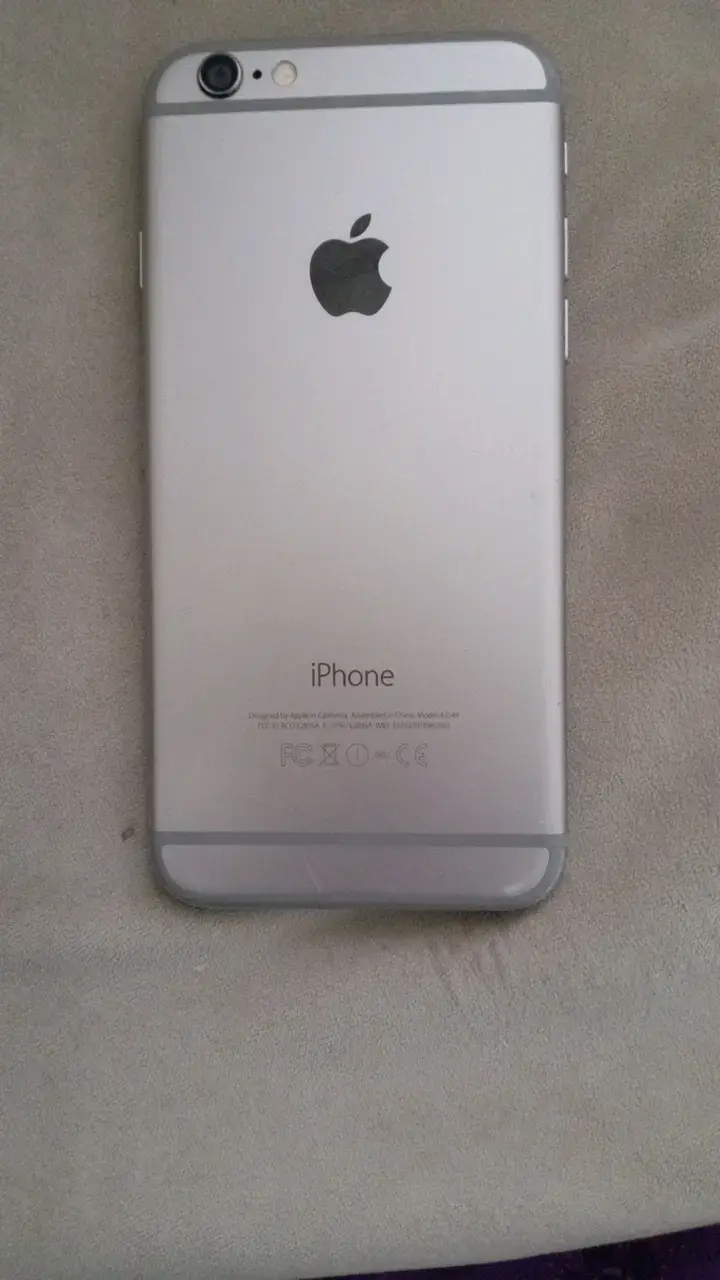 iPhone 6 en buen estado color plata - 1
