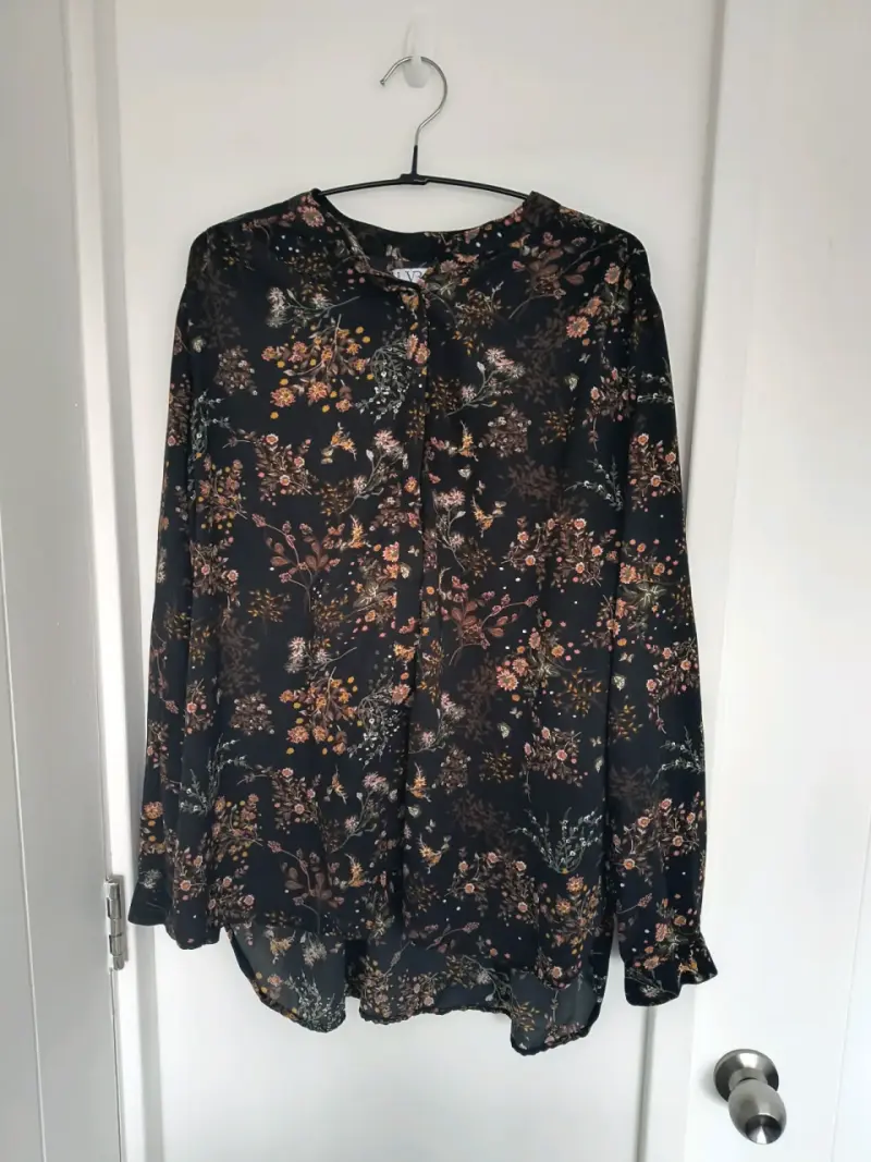 Blusa floral de manga larga para mujer - 1