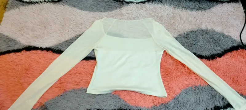Blusa transparente manga larga color crema