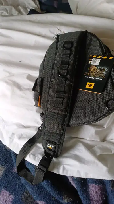 Mochila pequeña negra CAT resistente - miniatura 2